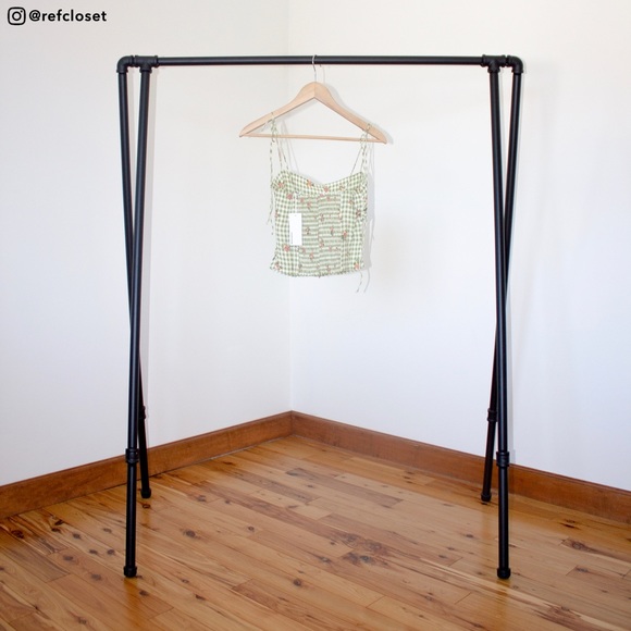 Reformation Lupe Top (Patio) - Picture 3 of 4